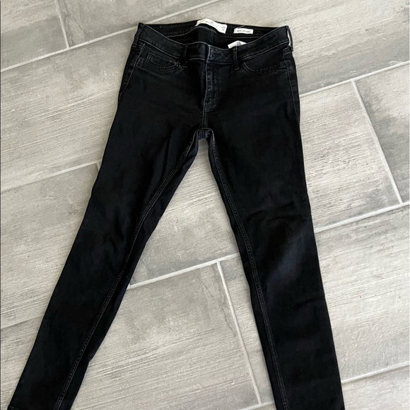 Hollister Denim - Trendy low rise charcoal black jeans